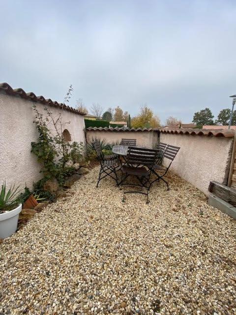 Studio De Jardin "Le Temps D Une Pause" Jusqu'A 4 Personnes En Face Du Beaujolais - Climatisation Et Borne Recharge Vehicule Electrique Montmerle-sur-Saone Εξωτερικό φωτογραφία